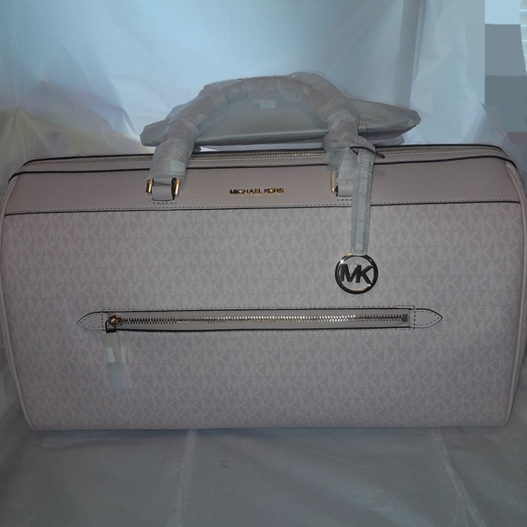 Michael Kors Handbags - New Michael Kors Travel Extra Large Singature Duffel Bag Powder Pink 🌺 NWT